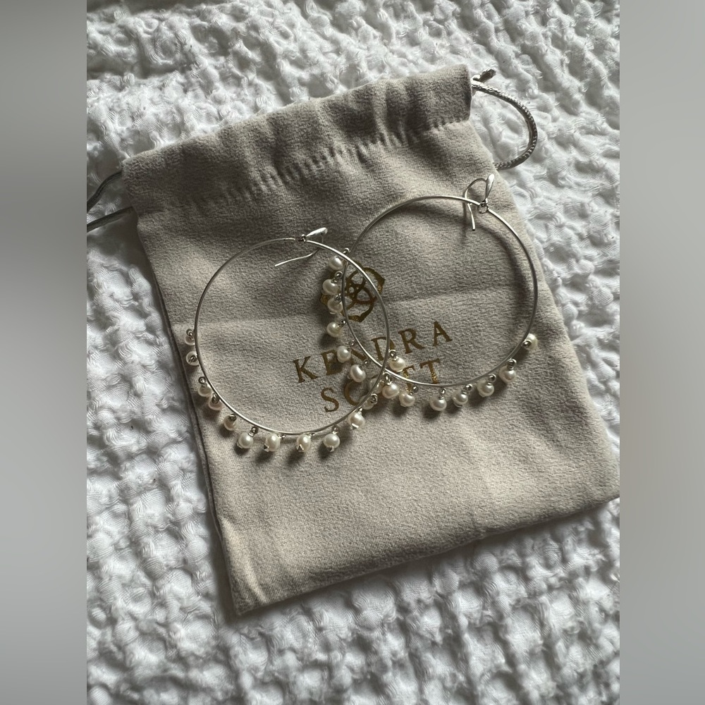 Kendra Scott - Hilty Pearl Silver Hoops